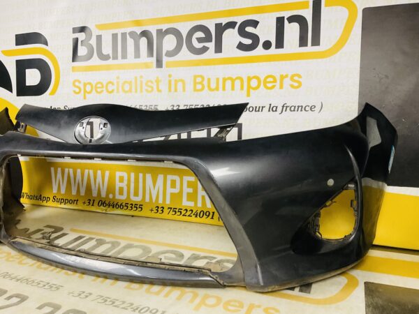 BUMPER Toyota Yaris 2 Facelift 2010-2014 VOORBUMPER 2-D2-6059z