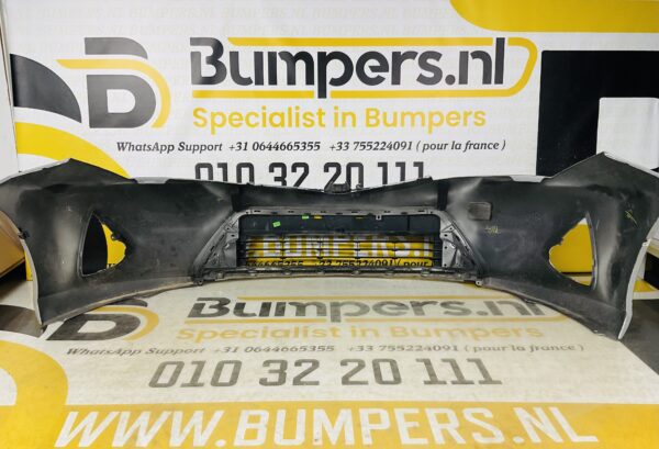 BUMPER Toyota Auris VOORBUMPER 2-D3-6083z