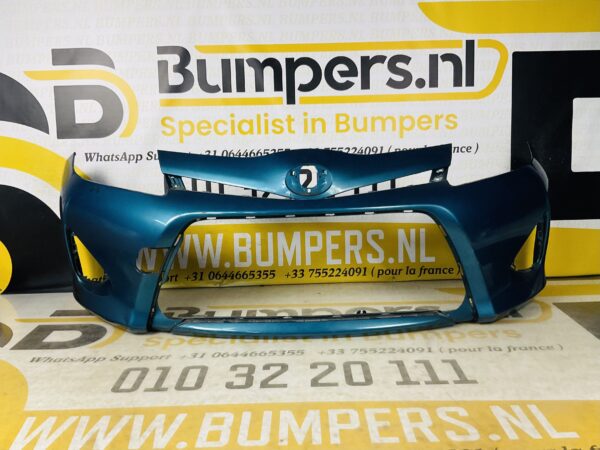 BUMPER Toyota Yaris 2 Hybrid 2010-2014 VOORBUMPER 2-D2-6131z