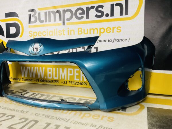 BUMPER Toyota Yaris 2 Hybrid 2010-2014 VOORBUMPER 2-D2-6131z
