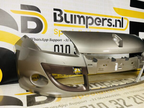 BUMPER Renault Scenic 2009-2012 VOORBUMPER 2-F6-6262z