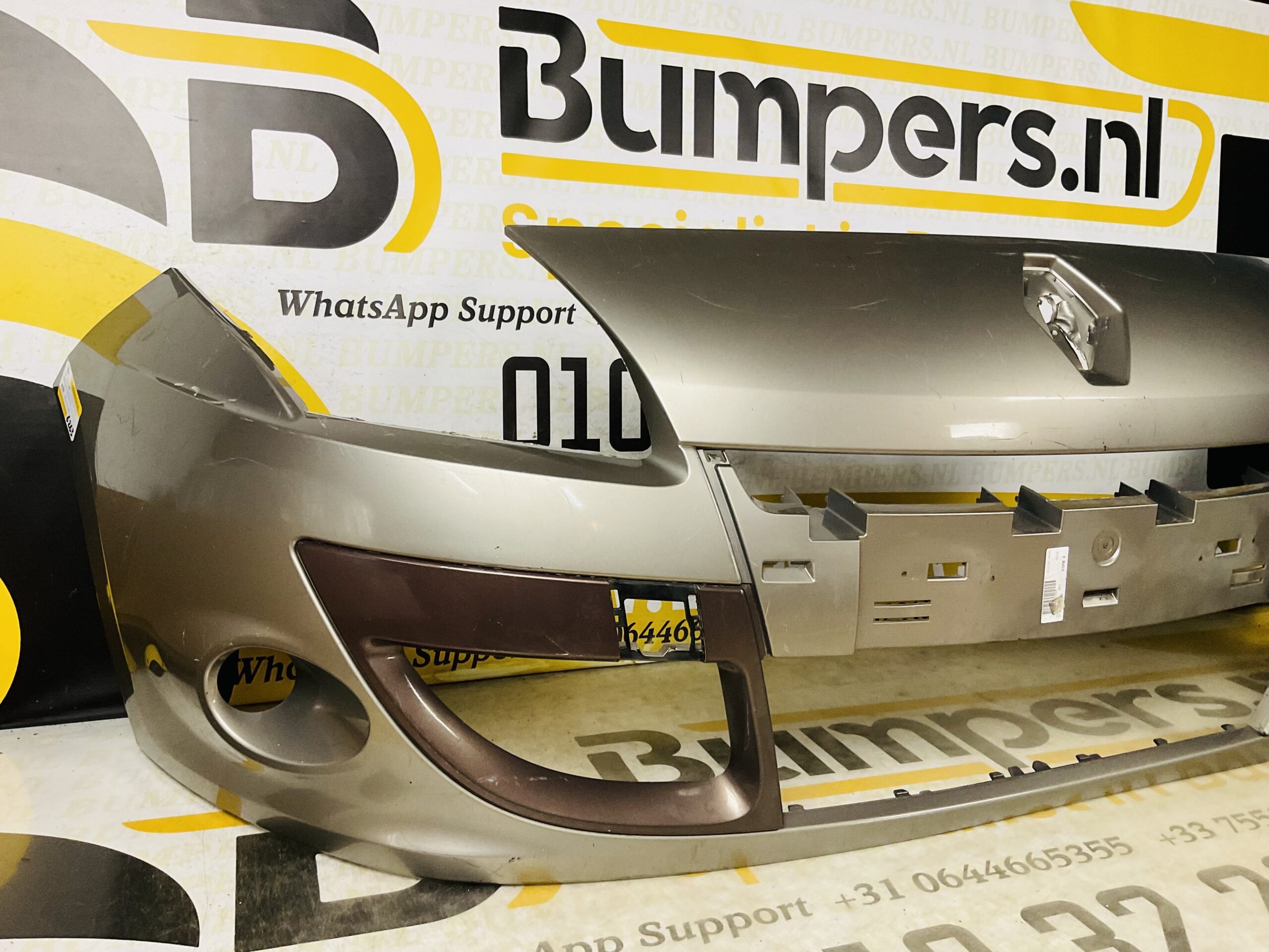BUMPER Renault Scenic 2009-2012 VOORBUMPER 2-F6-6263z