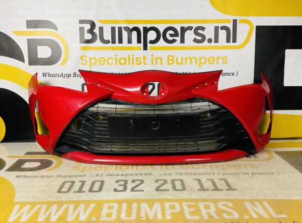 BUMPER Toyota Yaris Facelift  2017-2020 VOORBUMPER 2-D2-6659z