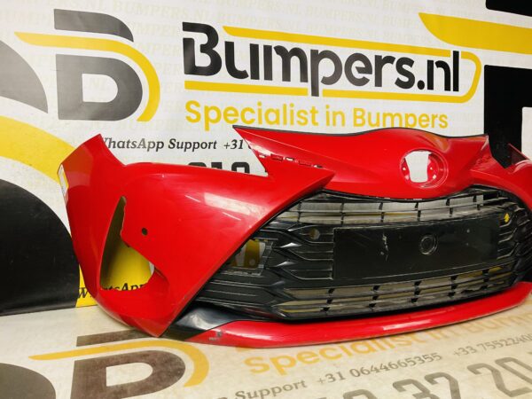 BUMPER Toyota Yaris Facelift  2017-2020 VOORBUMPER 2-D2-6659z