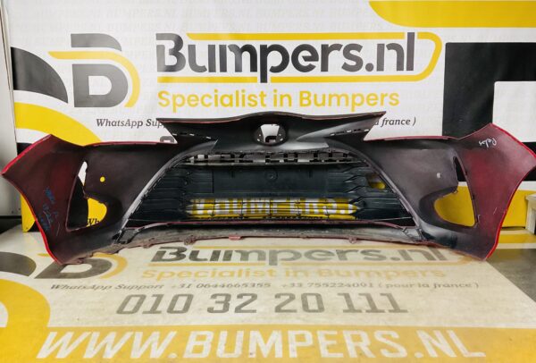 BUMPER Toyota Yaris Facelift  2017-2020 VOORBUMPER 2-D2-6659z