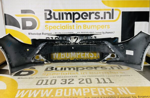 BUMPER Toyota Corolla  2017-2021 VOORBUMPER 2-D4-6318z