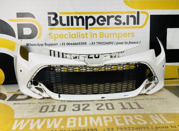 BUMPER Toyota Corolla  2017-2022 VOORBUMPER 2-D4-6340z