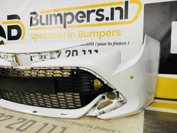 BUMPER Toyota Corolla  2017-2022 VOORBUMPER 2-D4-6340z