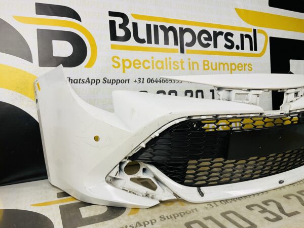 BUMPER Toyota Corolla  2017-2022 VOORBUMPER 2-D4-6340z