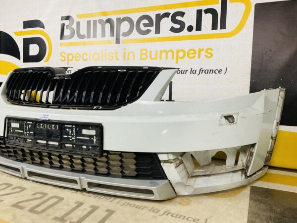 BBUMPER Skoda Octavia Scout VOORBUMPER 2-H2-6774z