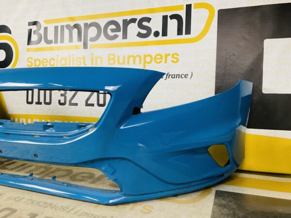 BUMPER Volvo V40 R-design no pdc  VOORBUMPER 1-E2-6789z