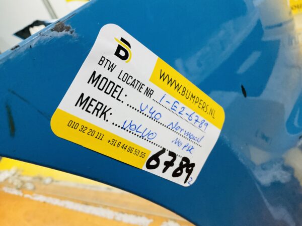 BUMPER Volvo V40 R-design no pdc  VOORBUMPER 1-E2-6789z
