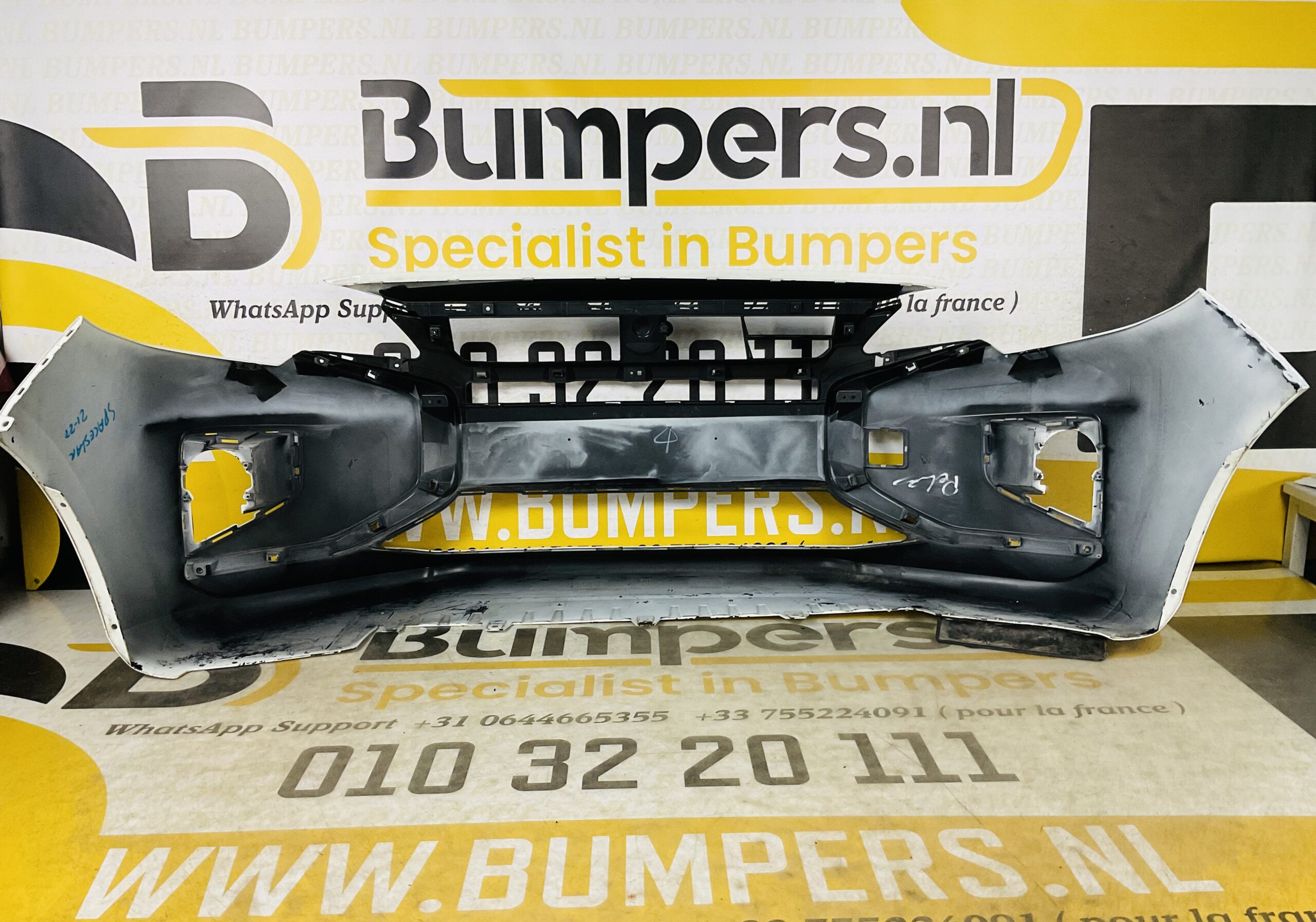 BUMPER Mitsubishi Spacestar 2021-2023 VOORBUMPER 2-B4-6437z