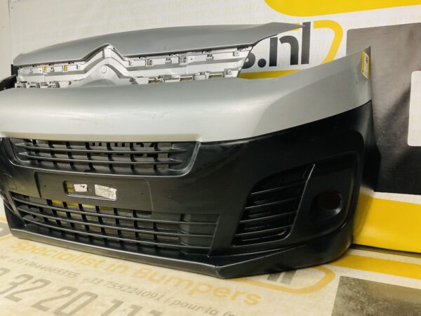 BUMPER Citroen Jumpy  2018-2023 VOORBUMPER 1-G5-6831z