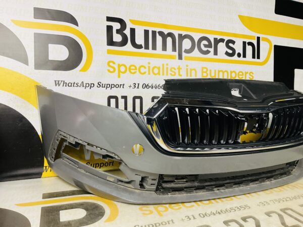 BUMPER Skoda Octavia 4  2021-2023 VOORBUMPER 2-H2-6499z