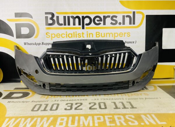 BUMPER Skoda Octavia 4  2021-2023 VOORBUMPER 2-H2-6502z