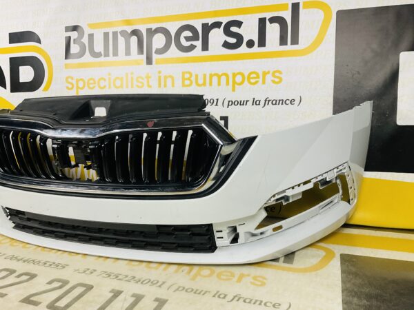BUMPER Skoda Octavia 4  2021-2023 VOORBUMPER 2-H2-6506z
