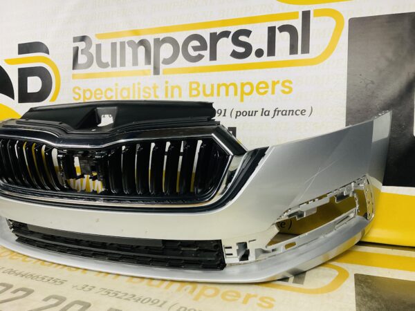 BUMPER Skoda Octavia 4  2021-2023 VOORBUMPER 2-H2-6513z