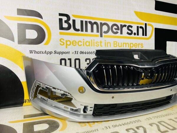 BUMPER Skoda Octavia 4  2021-2023 VOORBUMPER 2-H2-6516z