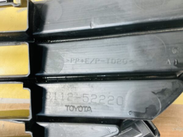Gril Toyota 312-52220 bumper 2- R2-6913R