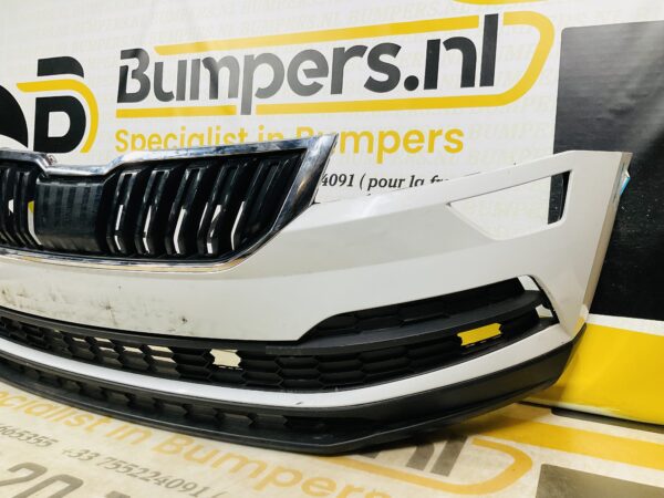 BUMPER Skoda Qaroq 2017  VOORBUMPER 2-H5-7558z