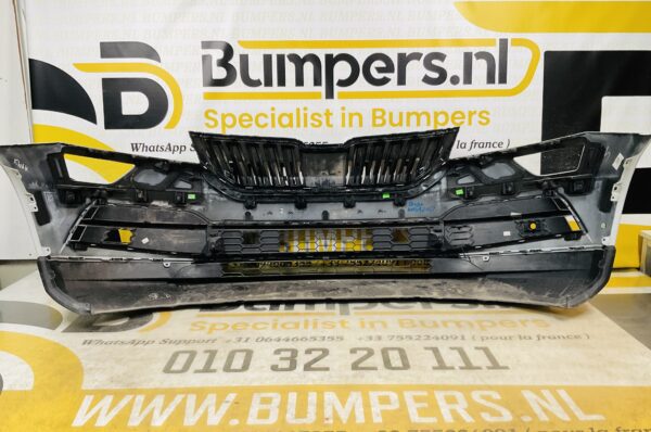 BUMPER Skoda Qaroq 2017  VOORBUMPER 2-H5-7558z