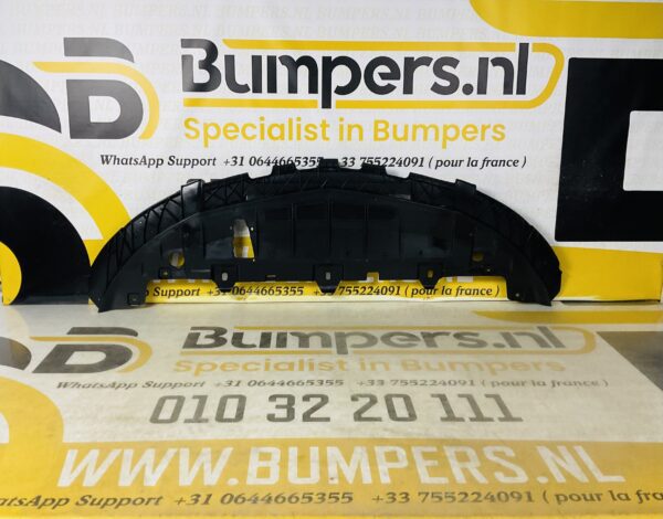 Onderplaat Mercedes A Klasse W176 AMG  Bumperlip 2-L4-6935R