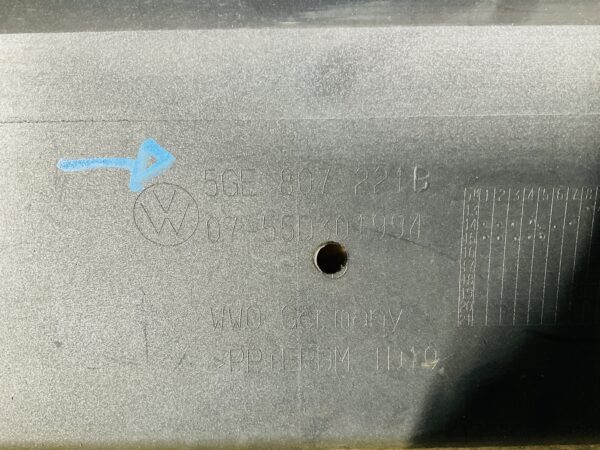 BUMPER Volkswagen Golf 7 E-Golf EGolf GTE  5GE807221B  2012-2016 VOORBUMPER 1-C1-7545z