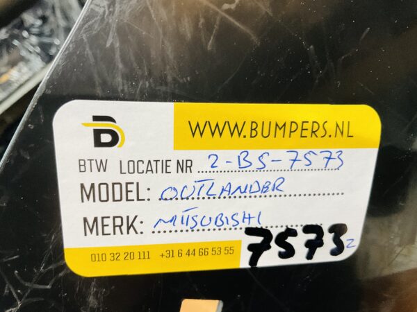 BUMPER Mitsubishi Outlander   2015-2017  VOORBUMPER 2-B5-7573z