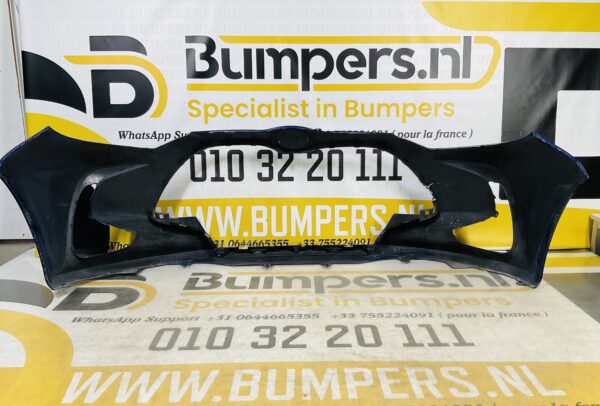 BUMPER Toyota Yaris 2021-2023 VOORBUMPER 2-D2-7027z