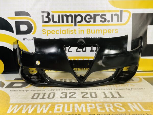 BUMPER Alfa Romeo Giuletta  156085887   2010-2016 VOORBUMPER 2-C9-7037z