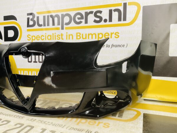 BUMPER Alfa Romeo Giuletta  156085887   2010-2016 VOORBUMPER 2-C9-7037z