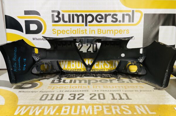 BUMPER Alfa Romeo Giuletta  156085887   2010-2016 VOORBUMPER 2-C9-7037z