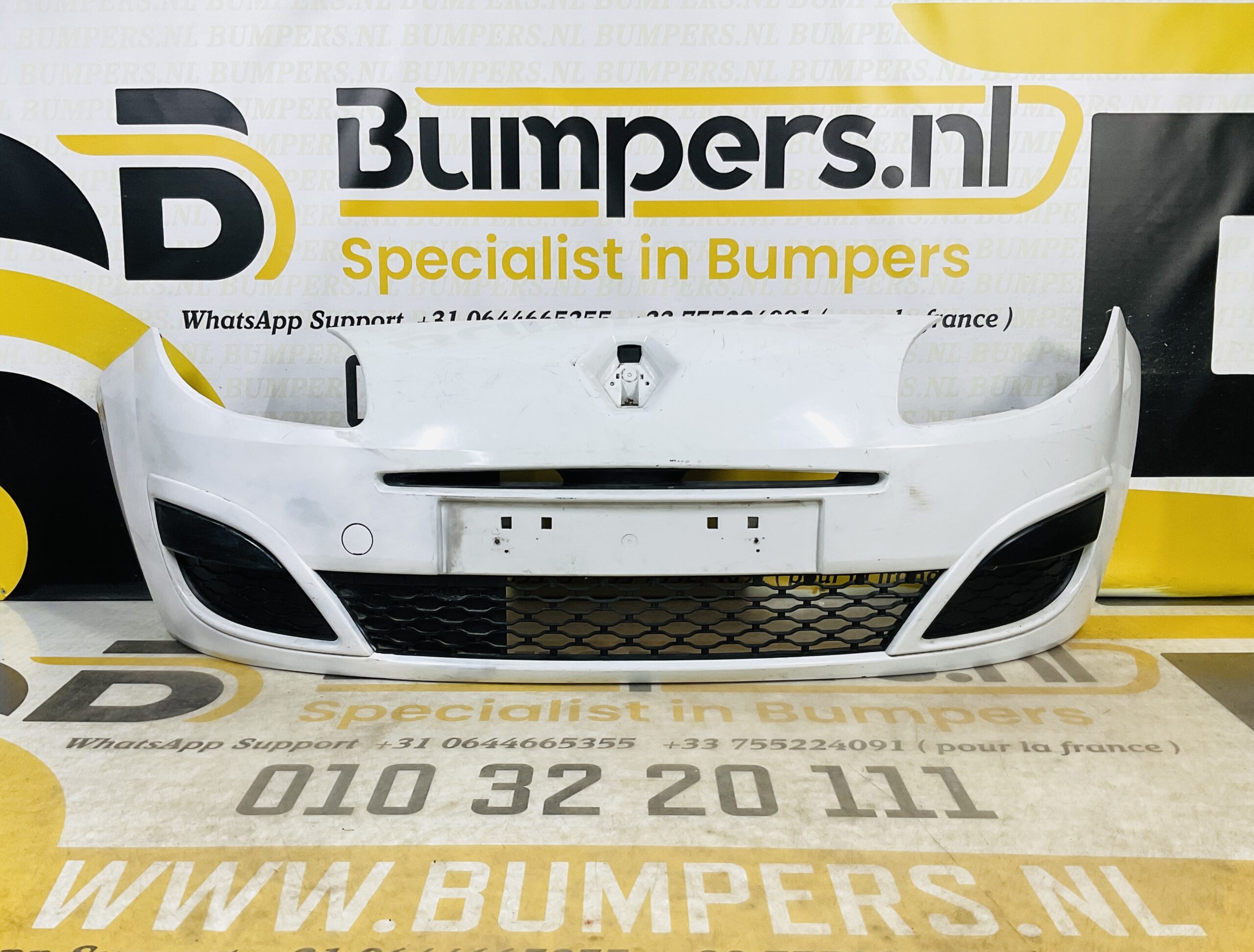 BUMPER Renault Twingo 2 VOORBUMPER 2-F3-7136z