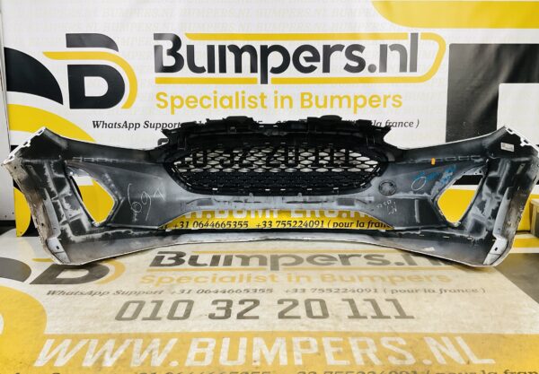 BUMPER Ford Fiesta MK8  2017-2021 VOORBUMPER 1-D7-7175z