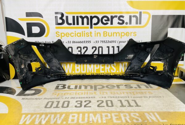 BUMPER Peugeot 2008  2019-2023 VOORBUMPER 2-J10-7225z