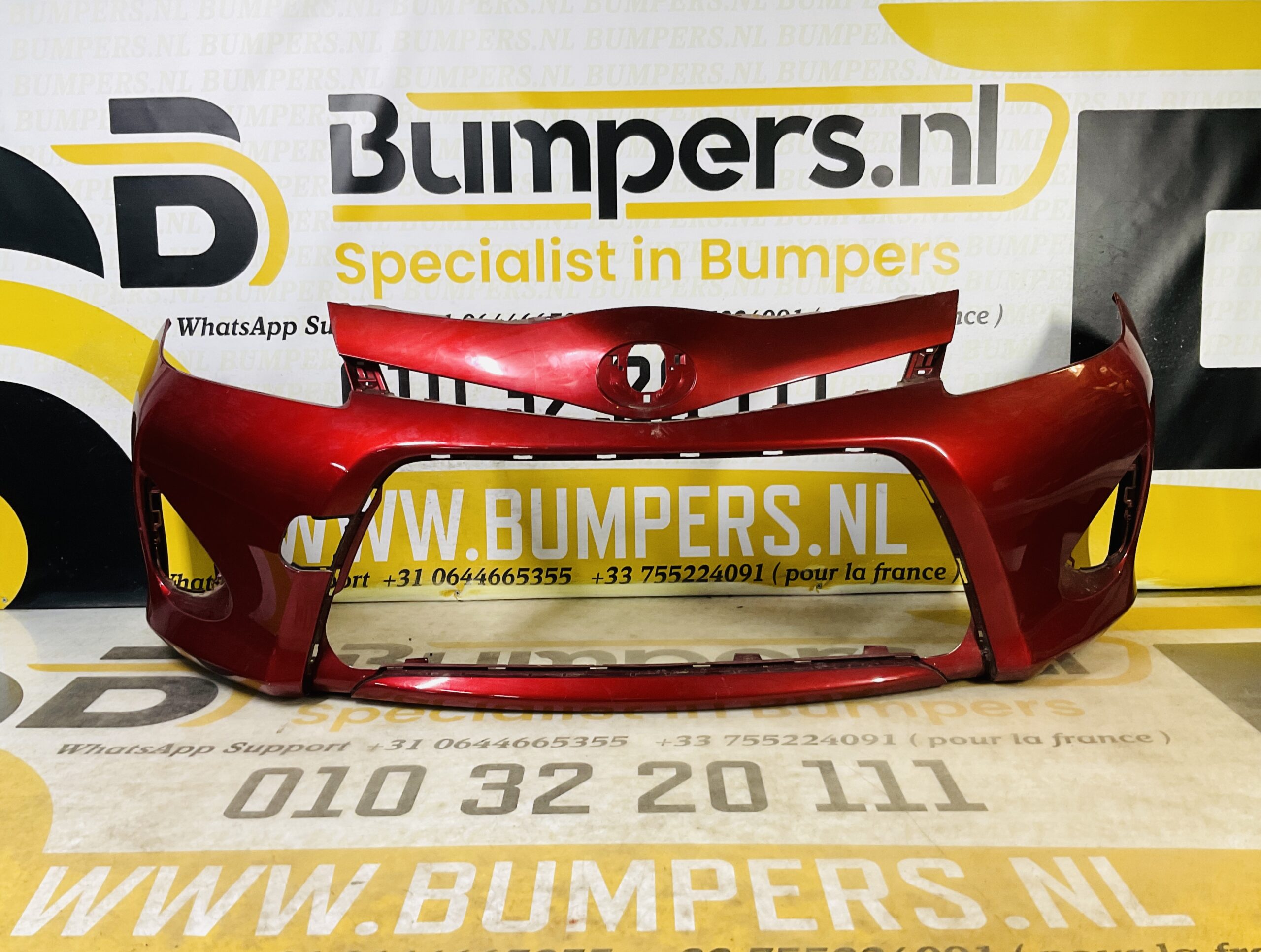 BUMPER Toyota Yaris 2 Hybrid 2010-2014 VOORBUMPER 2-D2-7620z