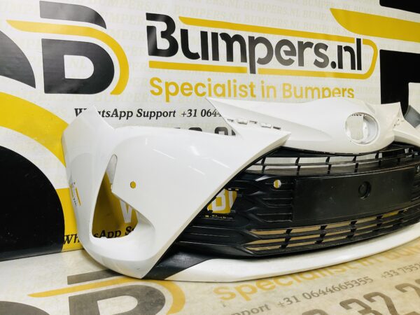 BUMPER Toyota Yaris Facelift 2017-2021 VOORBUMPER 2-D2-7621z