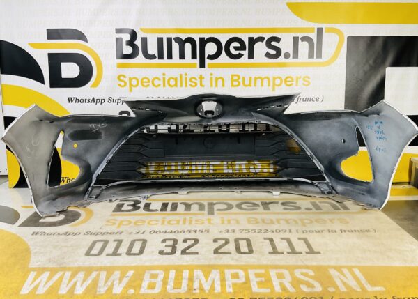 BUMPER Toyota Yaris Facelift 2017-2021 VOORBUMPER 2-D2-7621z