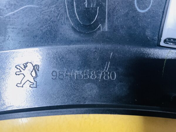Zijscherm strip Peugeot 208 9844358780 LV Links Voor  GT Line 2-Q2L-7681R
