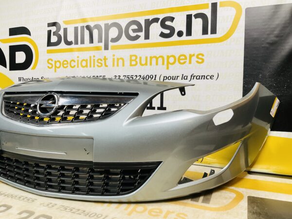 BUMPER Opel Astra J  2009-2011 VOORBUMPER 2-i9-7787z