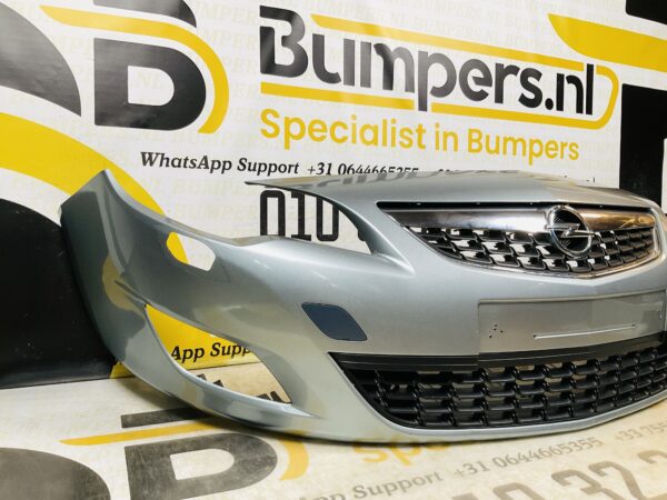 BUMPER Opel Astra J  2009-2011 VOORBUMPER 2-i9-7787z