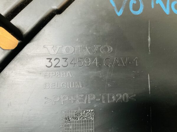 Onderplaat Volvo XC 40 3234594 BumperLip  2-R1-8086R