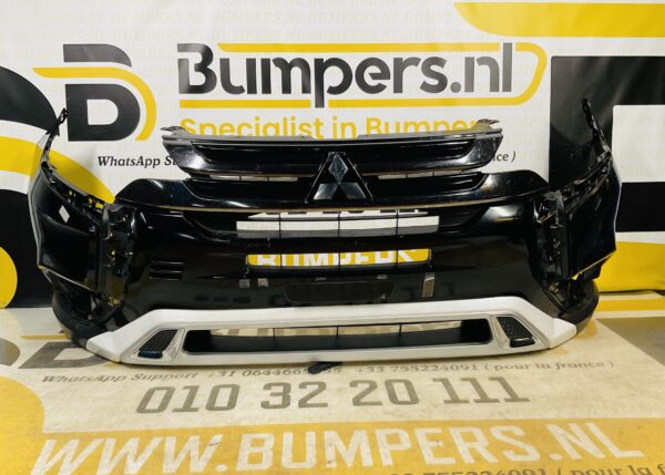 BUMPER Mitsubishi Outlander  2012-2015 VOORBUMPER 2-B5-8260z
