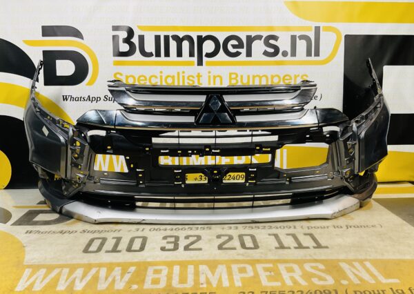 BUMPER Mitsubishi Outlander  VOORBUMPER 2-B5-8264z