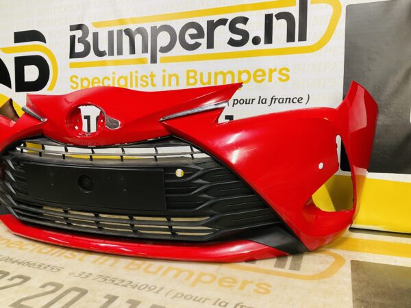 BUMPER Toyota Yaris 3 Facelift  2017-2021 VOORBUMPER 2-D2-8066z