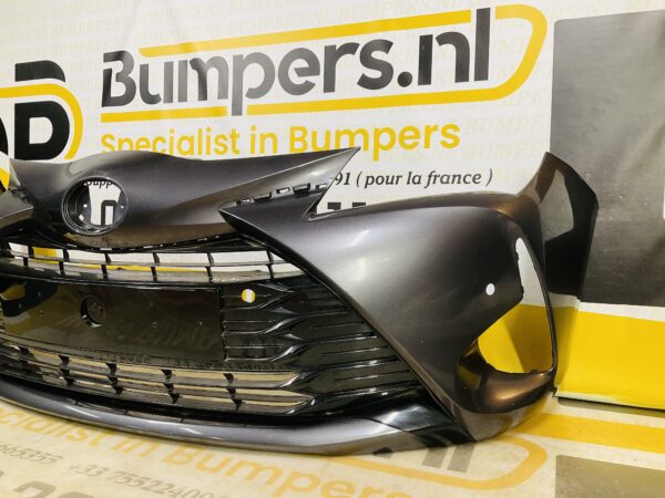 BUMPER Toyota Yaris 3 Facelift  2017-2021 VOORBUMPER 2-D2-8067z