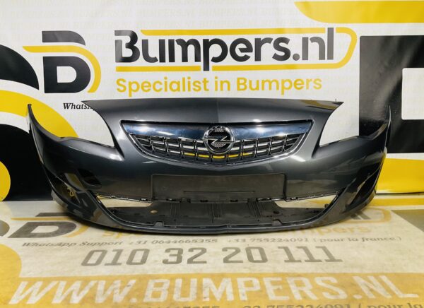 BUMPER Opel Astra J  2007-2011 pdc VOORBUMPER 2-i9-8074z