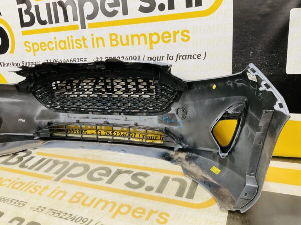 BUMPER Ford Fiesta MK8 2017-2021 VOORBUMPER 1-D2-9005z