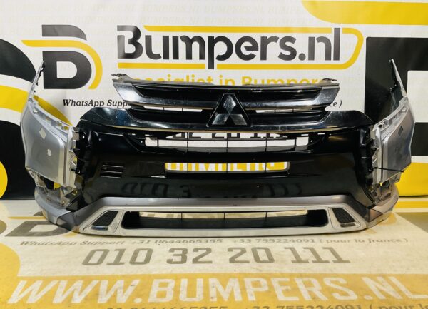 BUMPER Mitsubishi Outlander + Grill KLS pdc  VOORBUMPER 2-B5-8755z